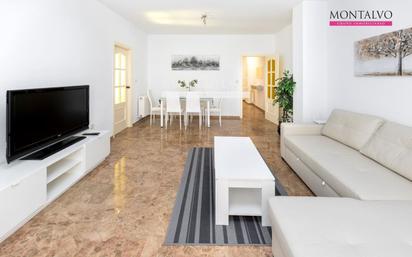 Living room of Flat for sale in  Granada Capital  with Air Conditioner, Heating and Storage room