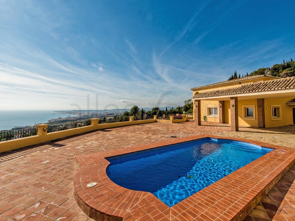 Exterior view of House or chalet for sale in Benalmádena