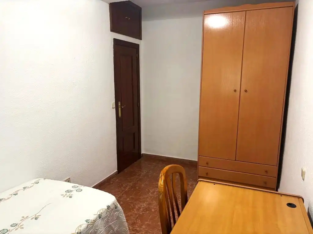 Habitación de Piso en venta en Madrid con Calefacción