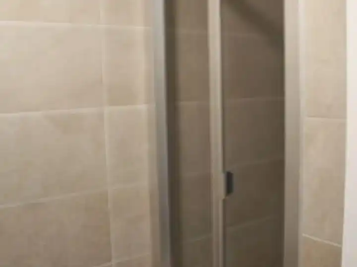 Badezimmer von Dachboden zur Miete in  Albacete Capital mit Klimaanlage und Schwimmbad
