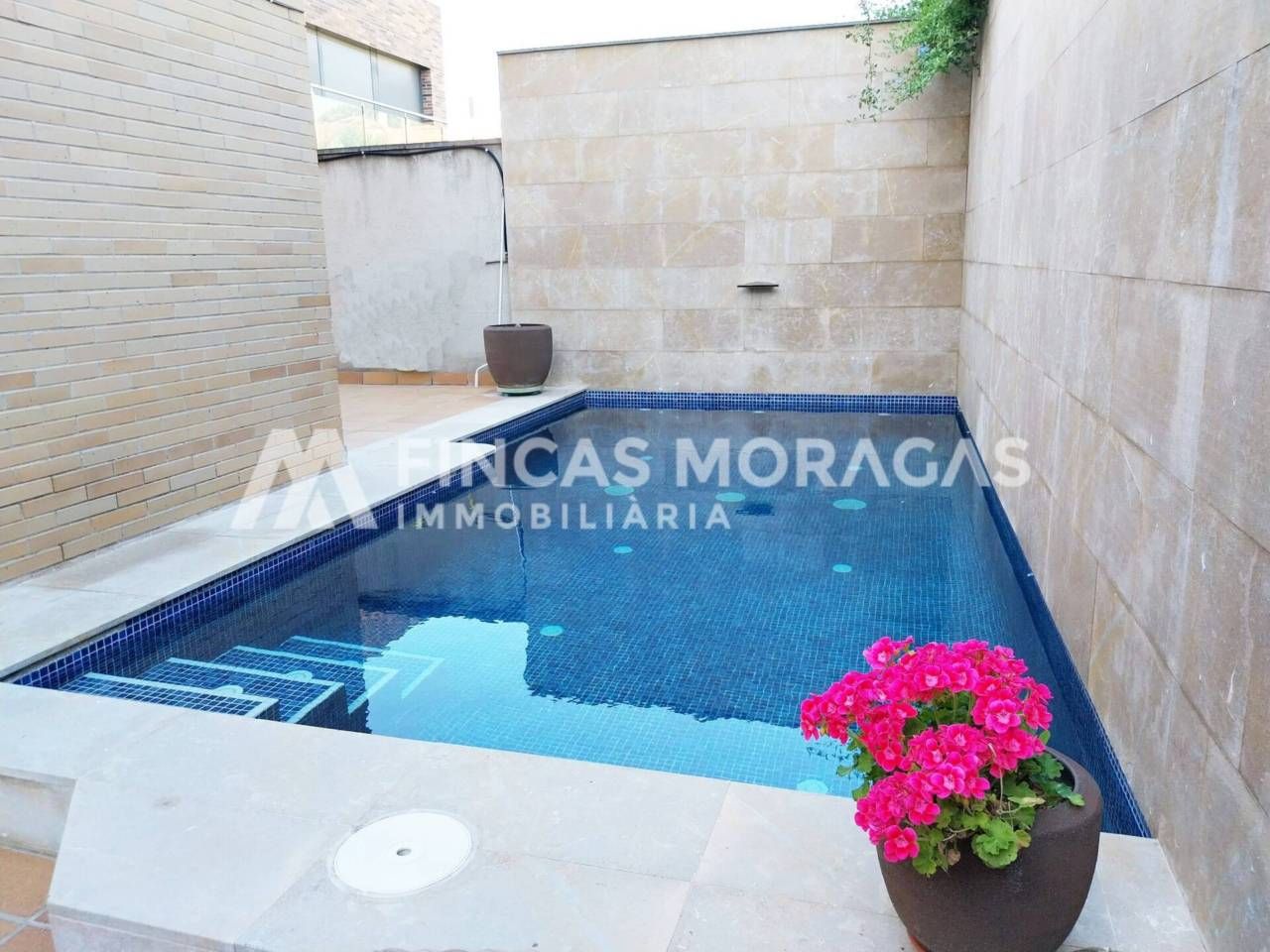 Piscina de Casa o xalet en venda en Sant Cugat del Vallès amb Calefacció, Jardí privat i Piscina
