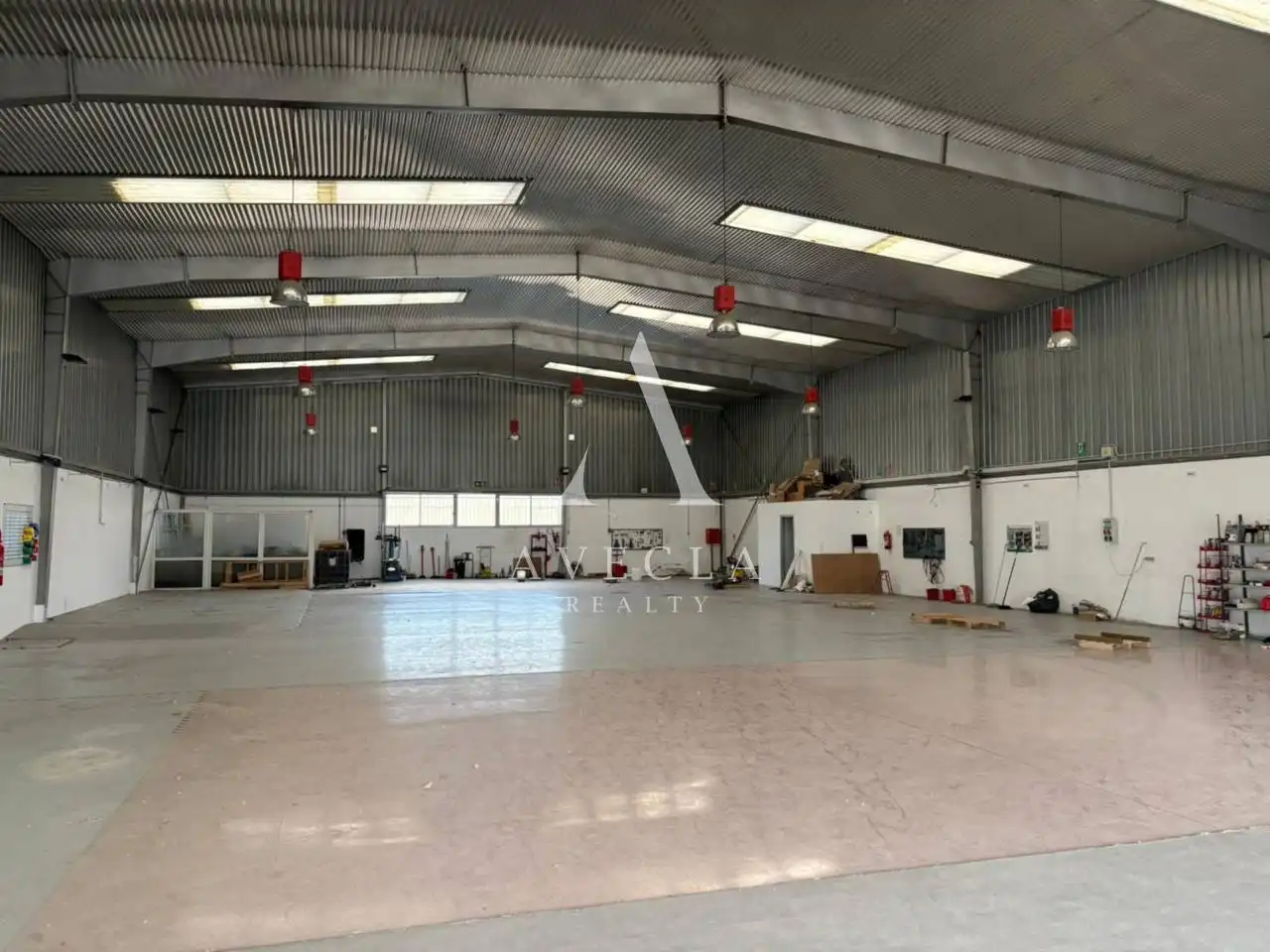 Nau industrial en venda en Sant Esteve Sesrovires
