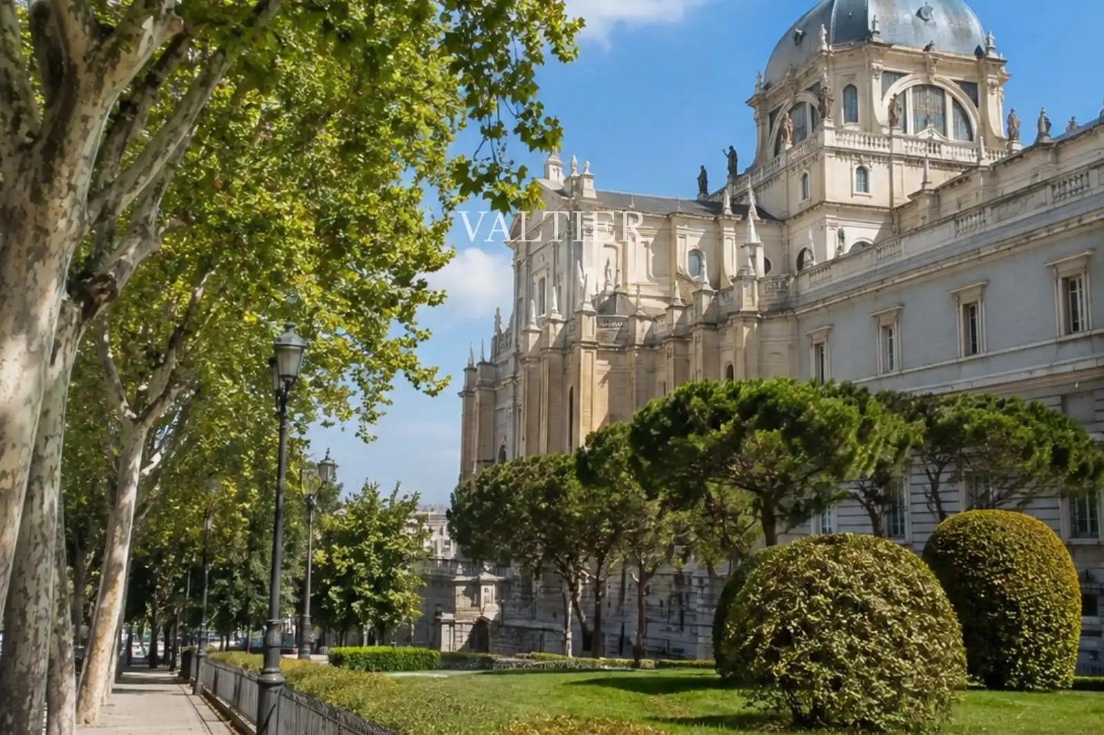 Piso de alquiler en Felipe IV, Jerónimos