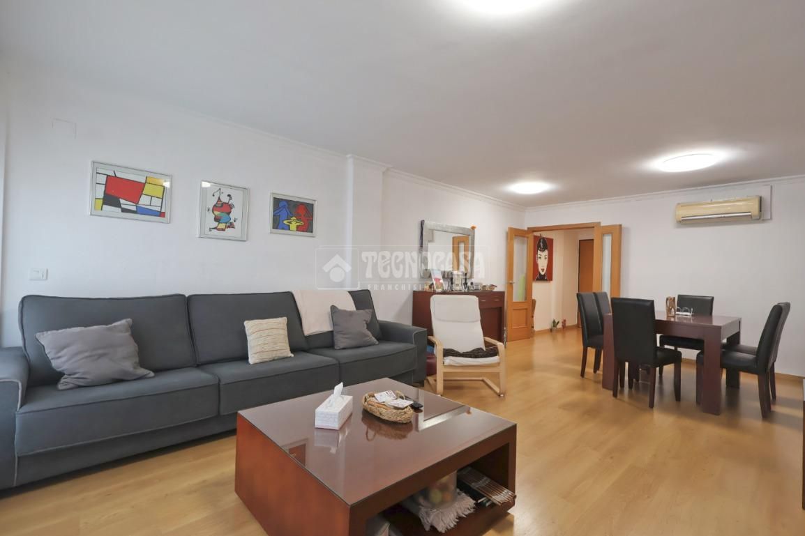 Sala d'estar de Pis en venda en Sagunto / Sagunt amb Aire condicionat, Calefacció i Moblat