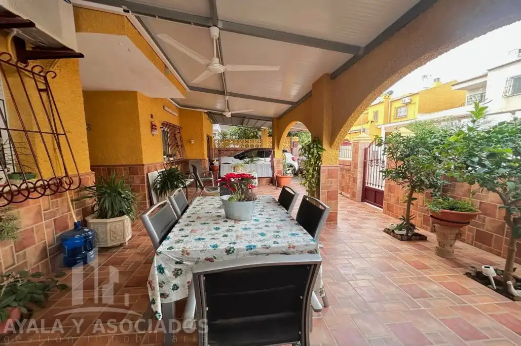 Casa adosada en venta en La Magdalena - Molinos Marfagones
