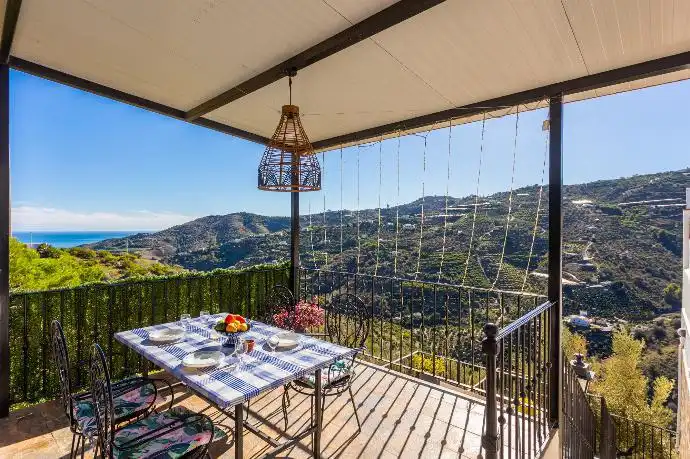 Terrassa de Finca rústica en venda en Torrox amb Aire condicionat, Calefacció i Jardí privat