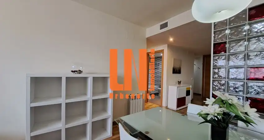 Sala de estar de Piso en venta en Villanueva de la Cañada con Aire acondicionado, Calefacción y Amueblado