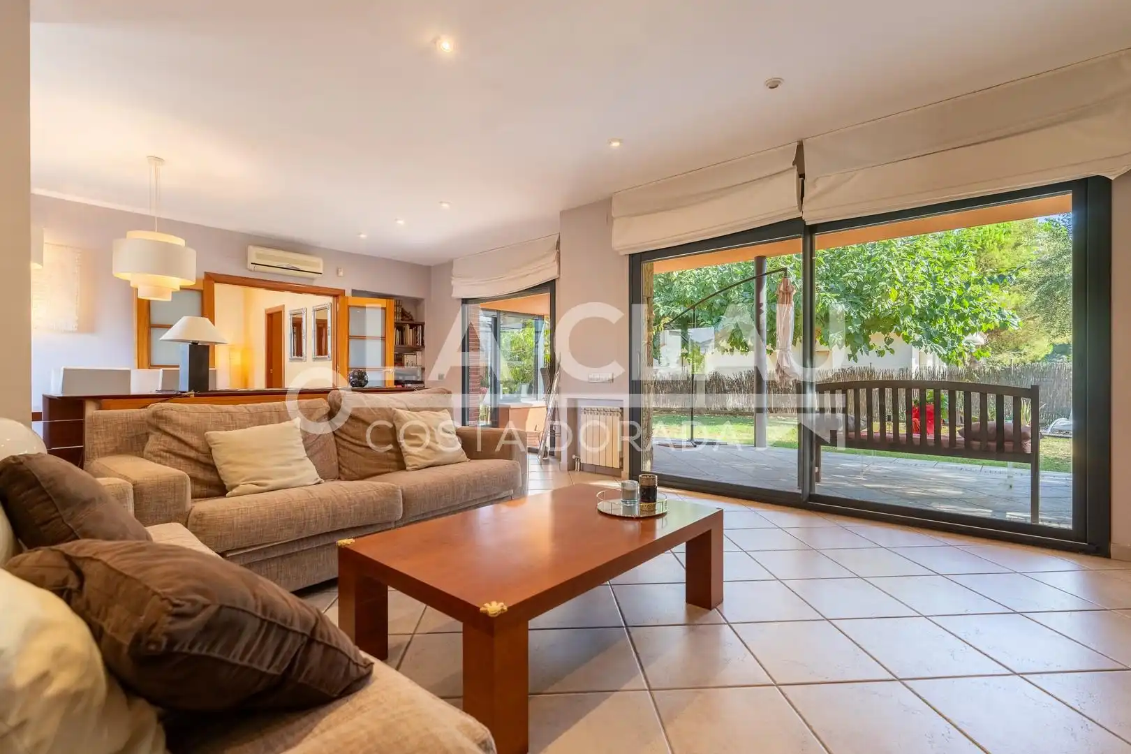 Sala de estar de Casa o chalet en venta en Tarragona con Calefacción, Jardín privado y Terraza