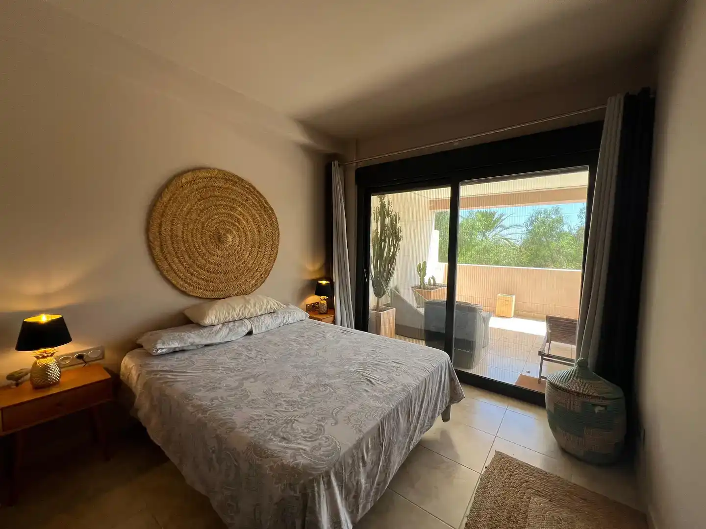 Dormitori de Apartament de lloguer en Vera amb Aire condicionat, Jardí privat i Piscina