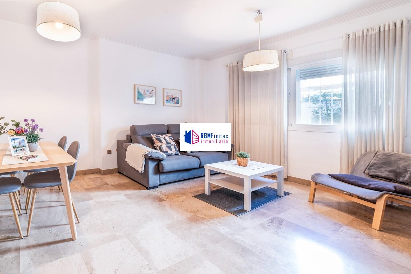 Living room of Flat for sale in  Sevilla Capital  with Air Conditioner and Heating
