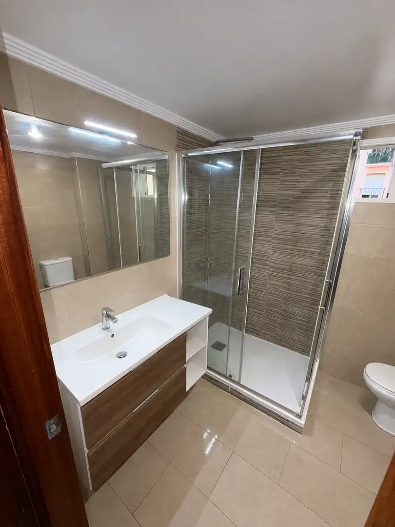 Bathroom of Flat for rent in  Huelva Capital