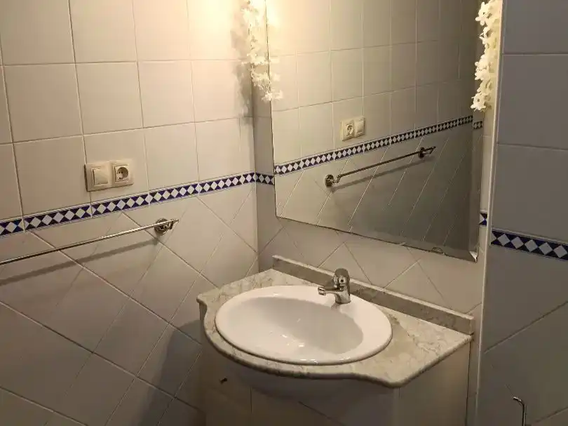 Bany de Apartament en venda en Bormujos amb Aire condicionat i Piscina
