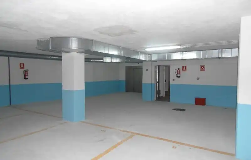 Garage zum Verkauf in POETA MANFER DE LA LLERA, Villanueva de Oscos