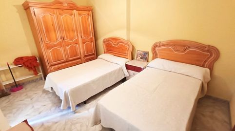 Foto 5 de Casa adosada en venta en Baza, Granada