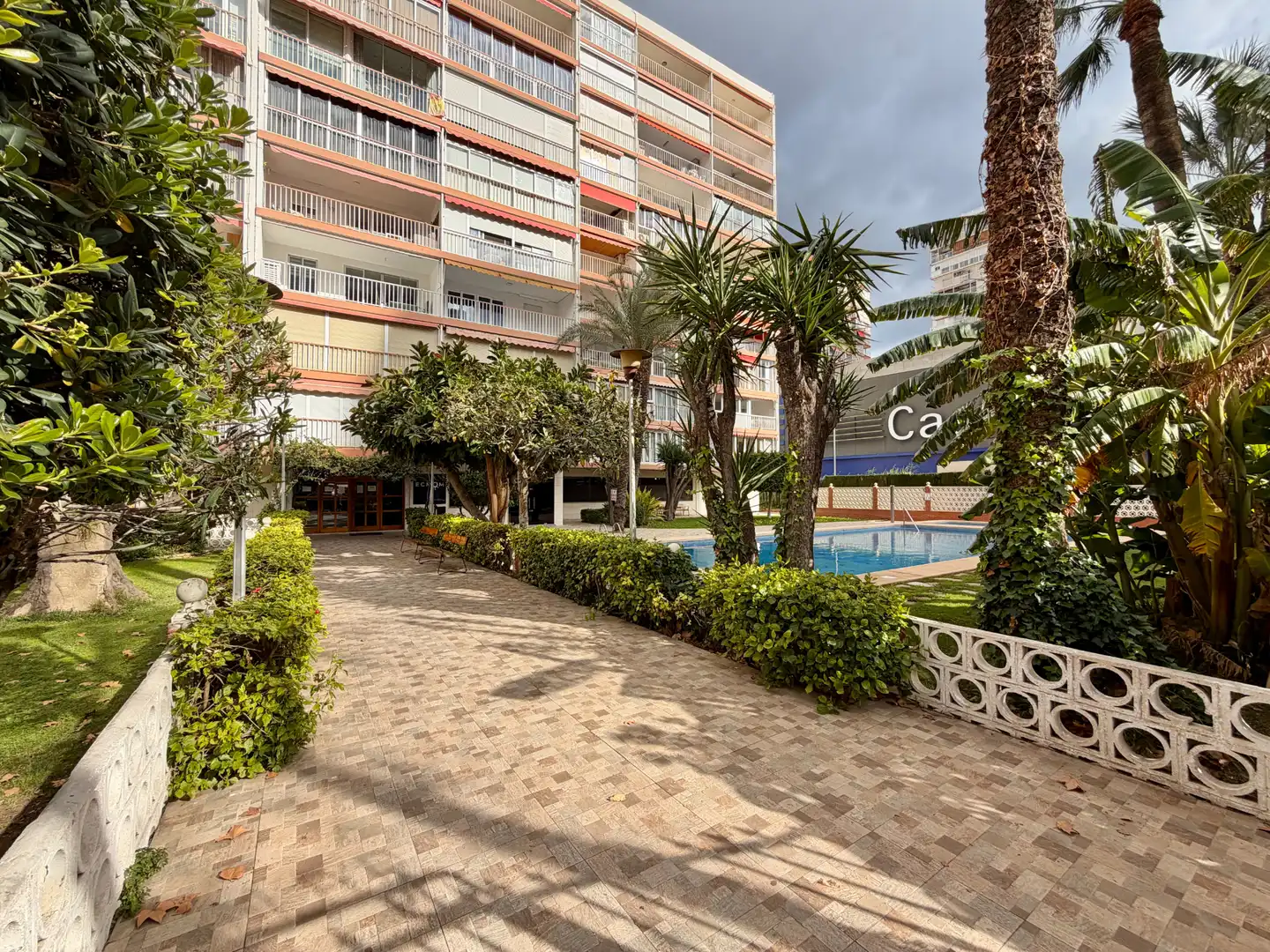 Außenansicht von Wohnung zum Verkauf in Benidorm mit Terrasse, Möbliert und Gemeinschaftspool