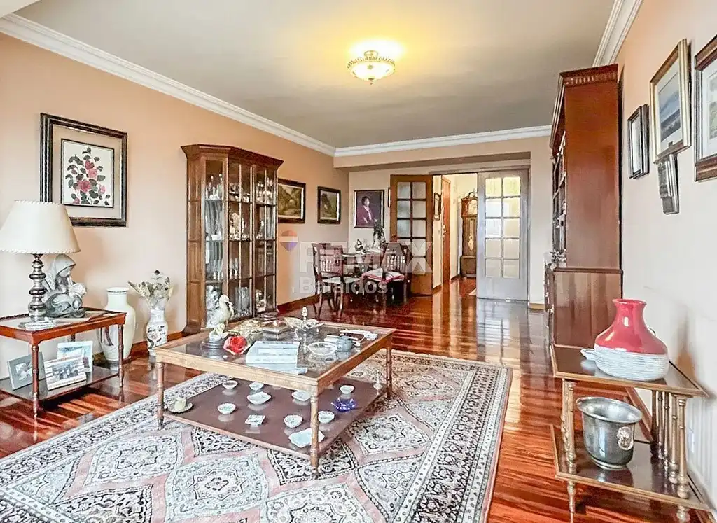 Sala de estar de Piso en venta en Vigo  con Calefacción, Parquet y Terraza
