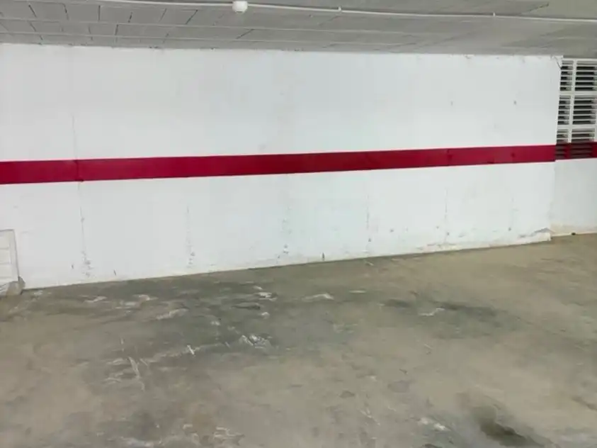 Einzelparkplatz zur Miete in Calle Bahía de Almería 5