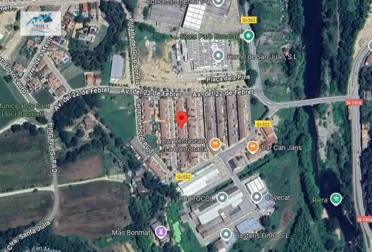 Vista exterior de Casa adosada en venda en Sant Julià del Llor i Bonmatí amb Jardí privat
