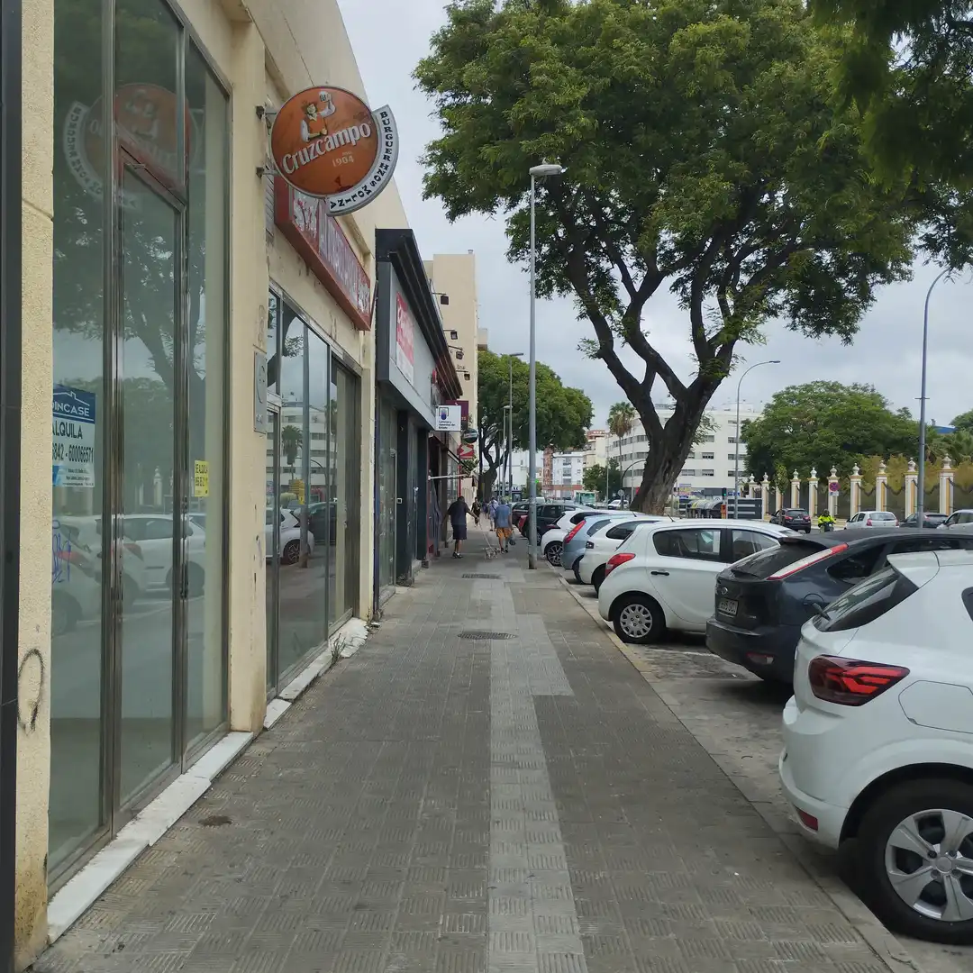 Locale commerciale in affitto a Plaza el Molino, imagen 2