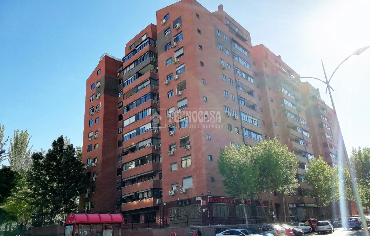 Vista exterior de Piso de alquiler en Fuenlabrada con Jardín privado