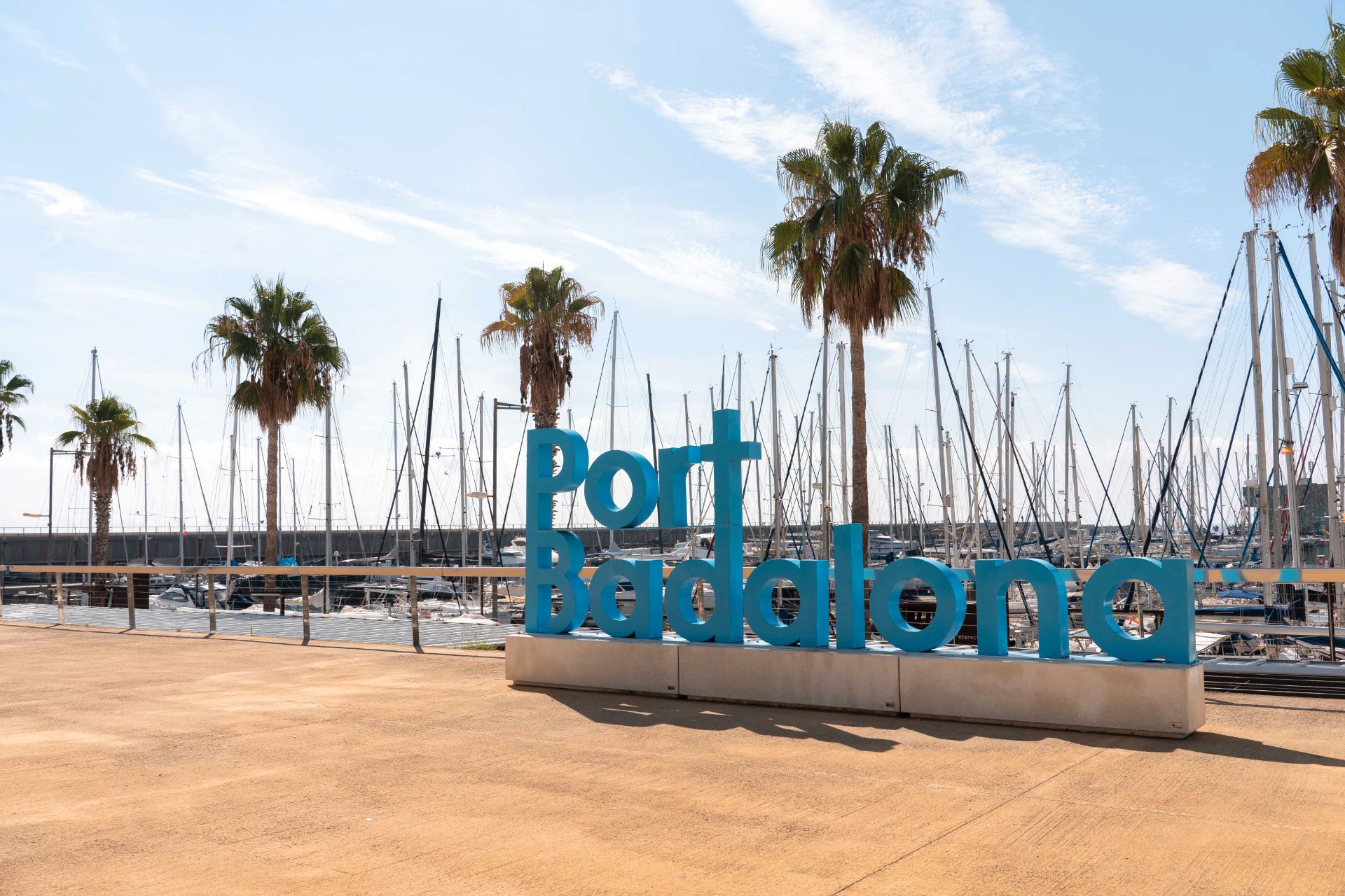Vista exterior de Piso en venta en Badalona con Aire acondicionado, Calefacción y Terraza