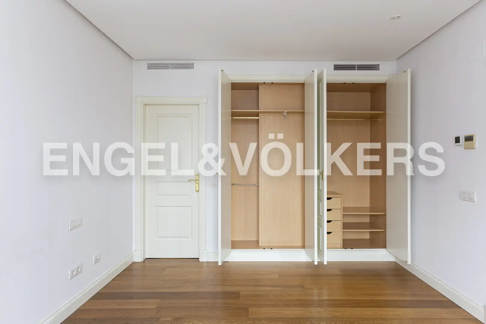 Habitación de Piso de alquiler en Madrid con Aire acondicionado, Calefacción y Piscina