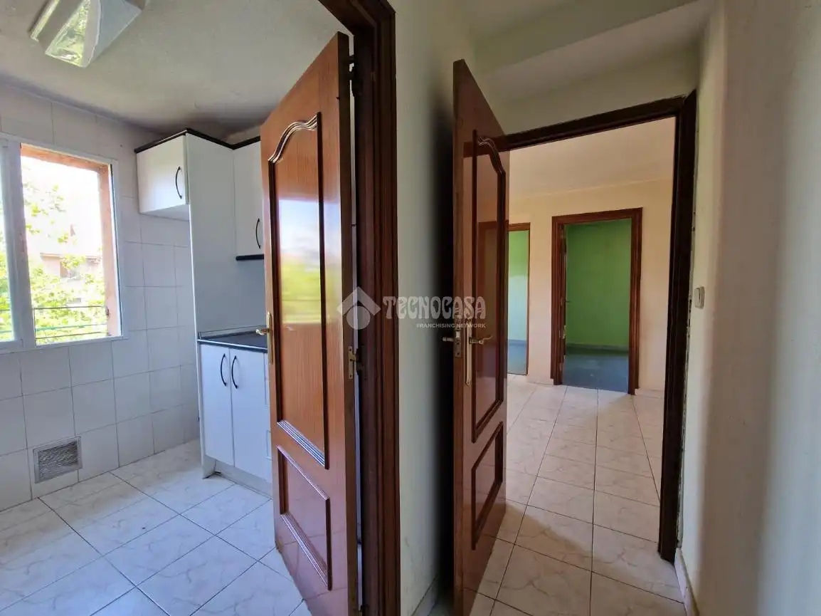 Piso en venta en Madrid con Calefacción y Balcón