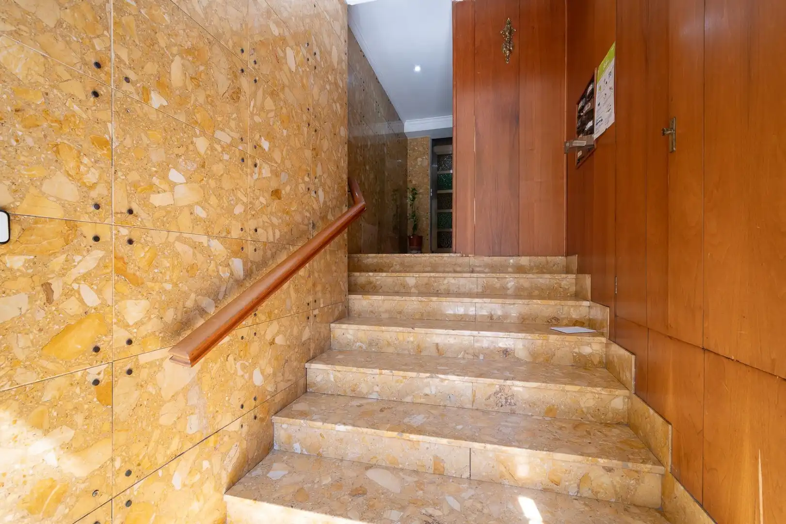 Flat for sale in Albal  with Balcony