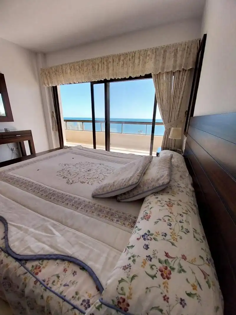 Habitación de Piso de alquiler en Estepona con Terraza