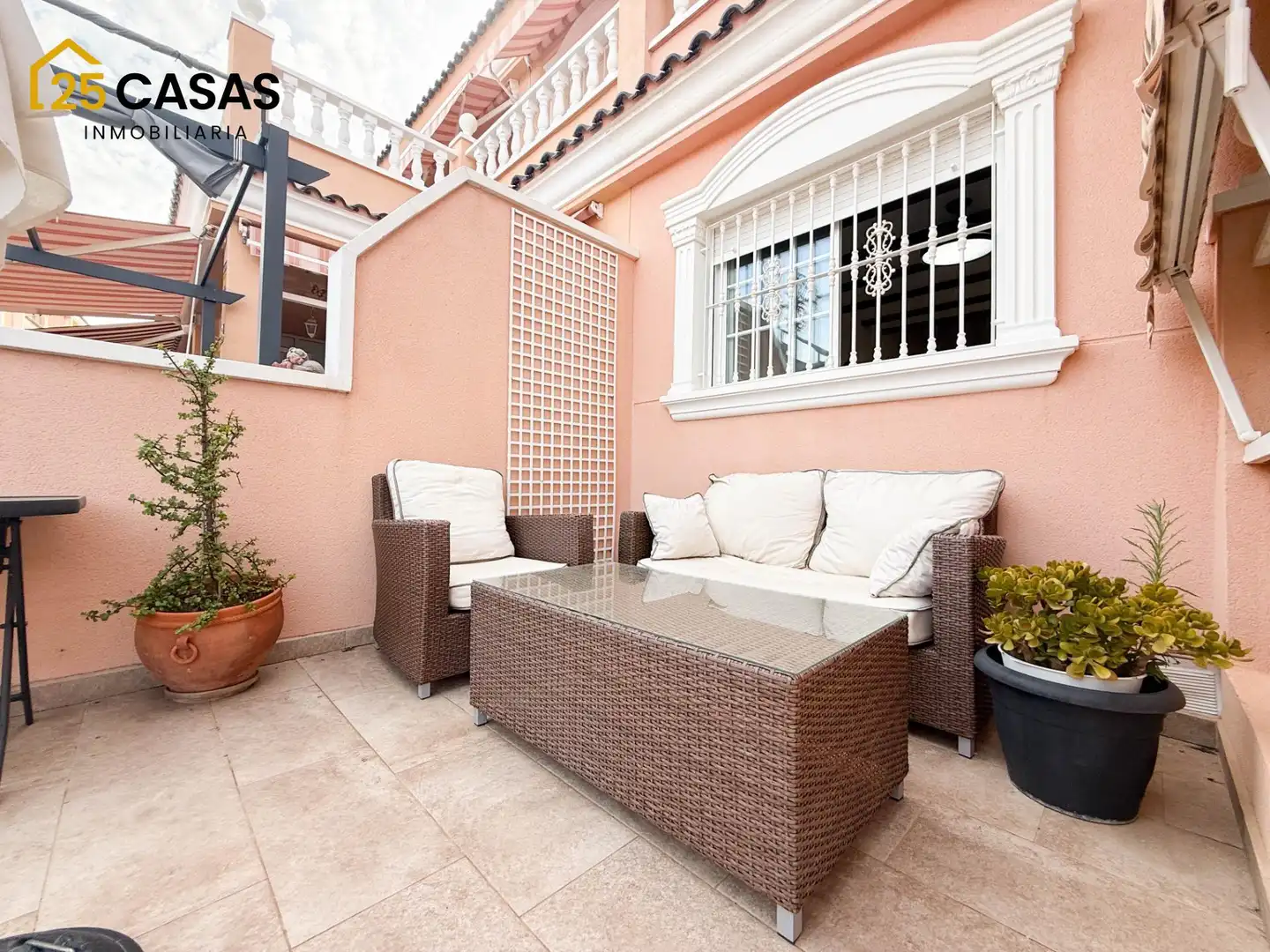 Casa amb terrassa en venda a Avenida Finlandia, imagen 2