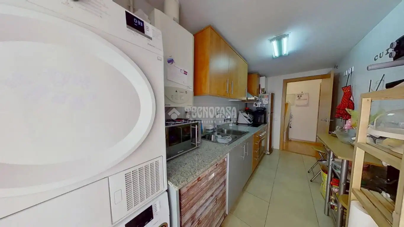 Cuina de Pis en venda en Sabadell amb Aire condicionat, Parquet i Moblat