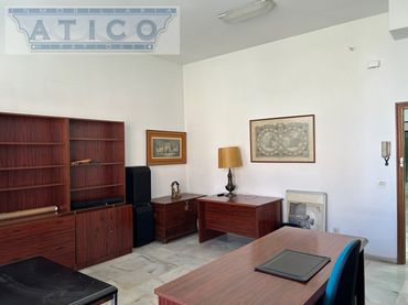 Oficina amb ascensor en venda a Macarena