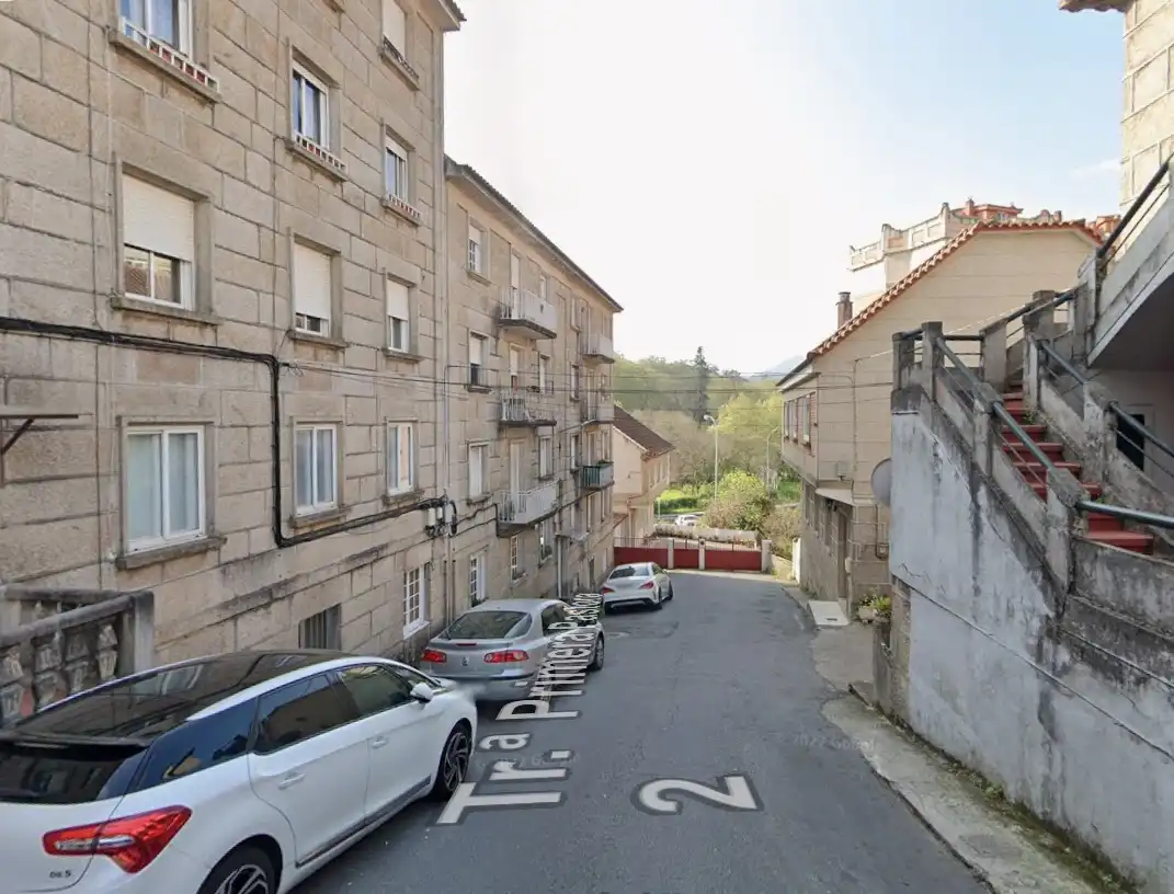 Vista exterior de Piso en venta en Vigo  con Calefacción, Amueblado y Horno
