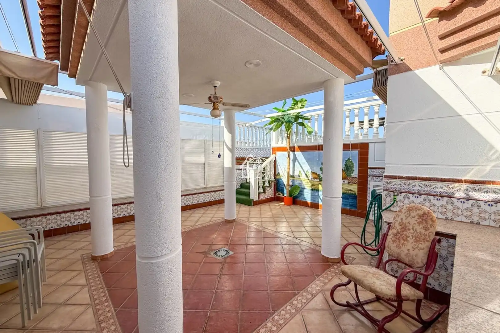Terrasse von Dachboden zur Miete in Torrevieja mit Klimaanlage, Privatgarten und Terrasse