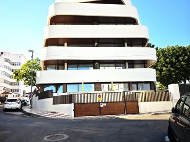 Apartament amb ascensor en venda a Avenida de los Abedules 2