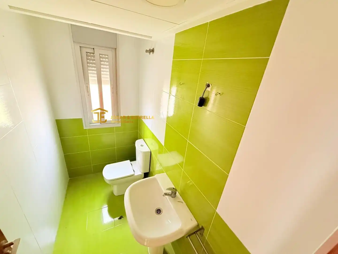 Badezimmer von Maisonette zum Verkauf in Lorca mit Klimaanlage, Heizung und Privatgarten