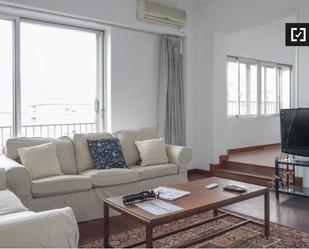 Living room of Flat to rent in  Madrid Capital  with Air Conditioner and Balcony