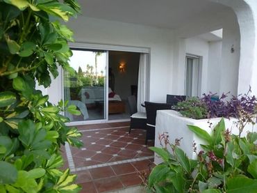 Apartment mit Pool zur Miete in Calle la Caleta 3