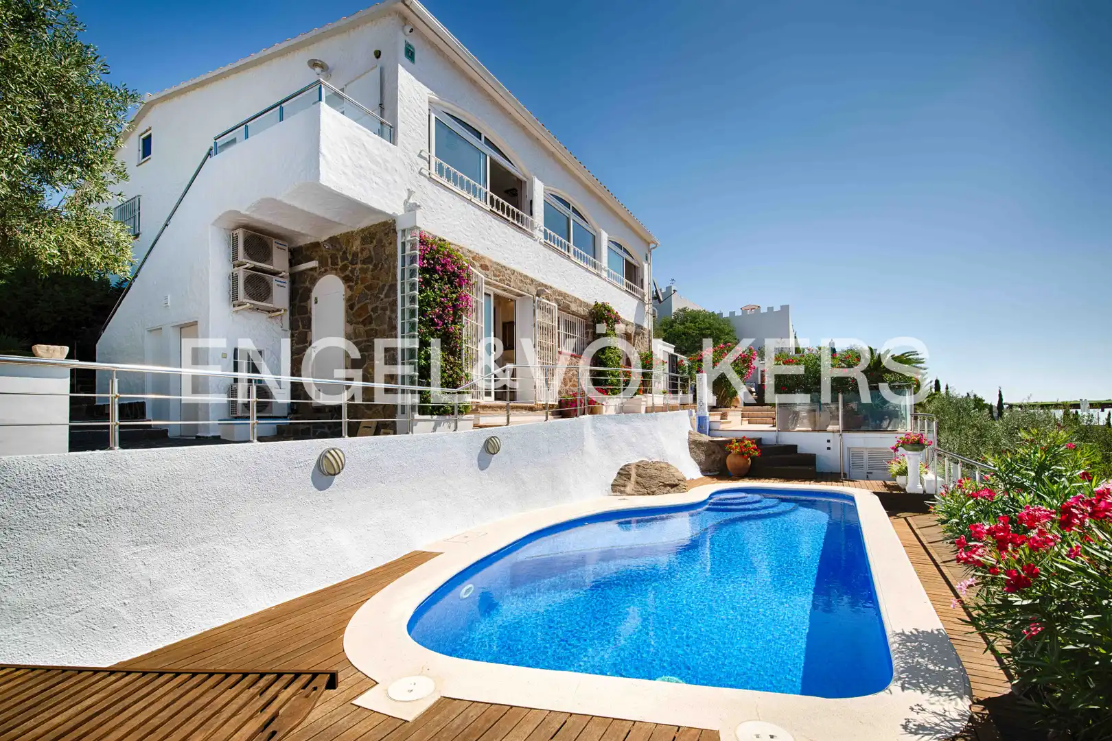 Casa con piscina in vendita a Carrer Jordi de Sant Jordi