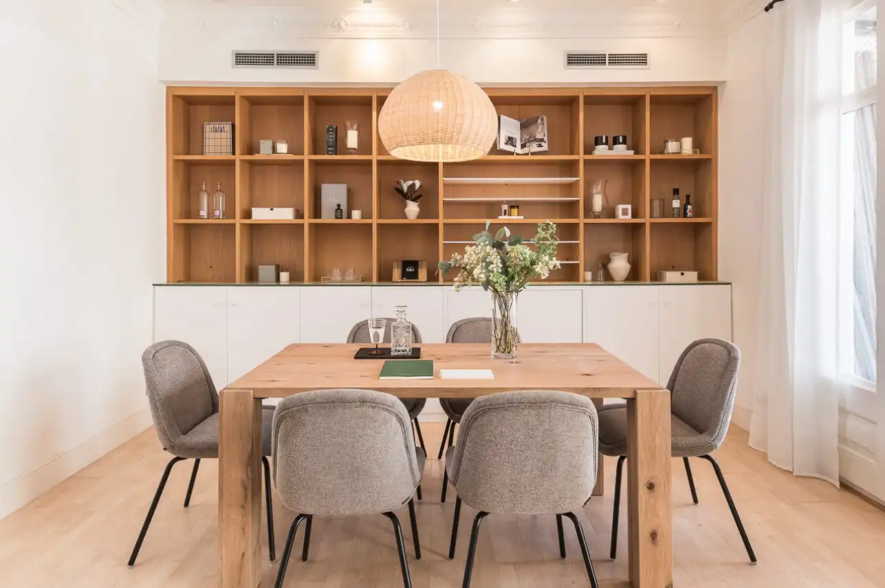 Comedor de Apartamento de alquiler en Barcelona con Aire acondicionado, Calefacción y Jardín privado