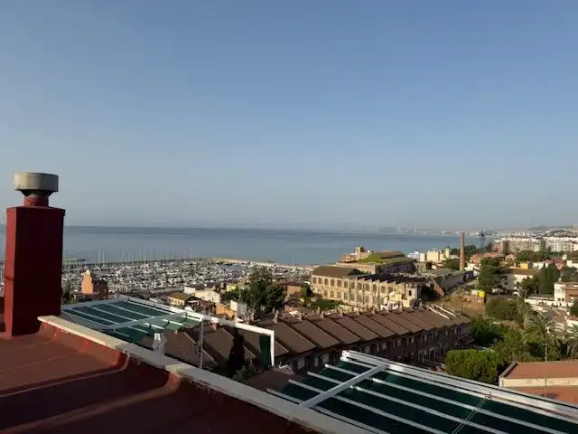 Vista exterior de Piso en venta en El Masnou con Aire acondicionado, Calefacción y Terraza