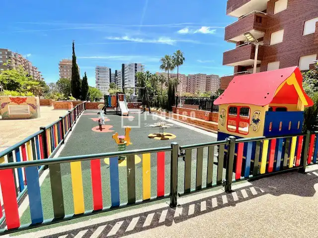 Vista exterior de Apartament en venda en Oropesa del Mar / Orpesa amb Aire condicionat, Jardí privat i Terrassa