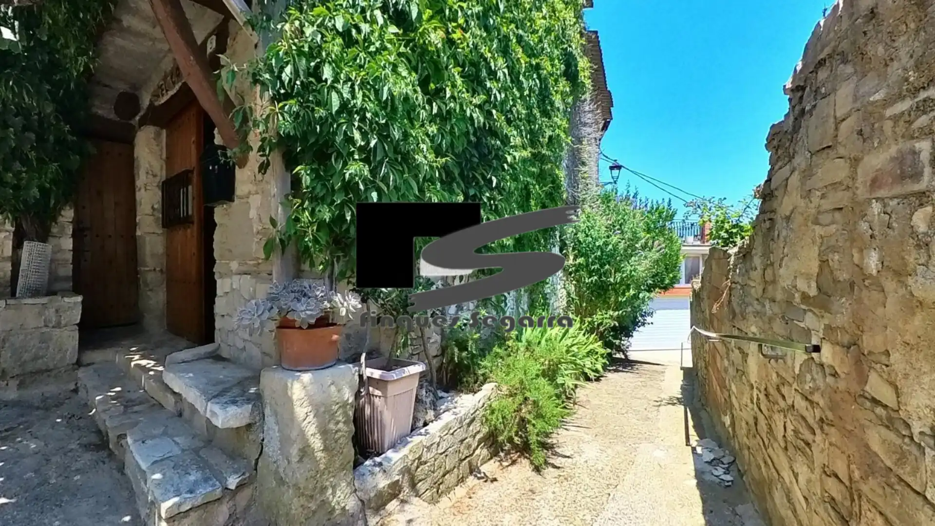 Vista exterior de Casa o xalet en venda en Talavera amb Calefacció, Terrassa i Moblat