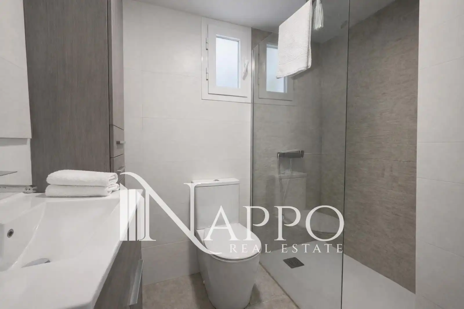 Baño de Piso en venta en  Palma de Mallorca con Aire acondicionado, Calefacción y Terraza