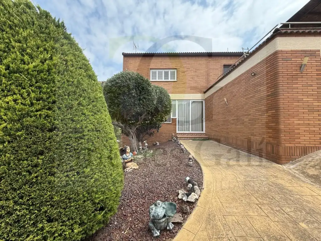 Garden of Houses for sale in El Pont de Vilomara i Rocafort  with Air Conditioner, Private garden and Terrace