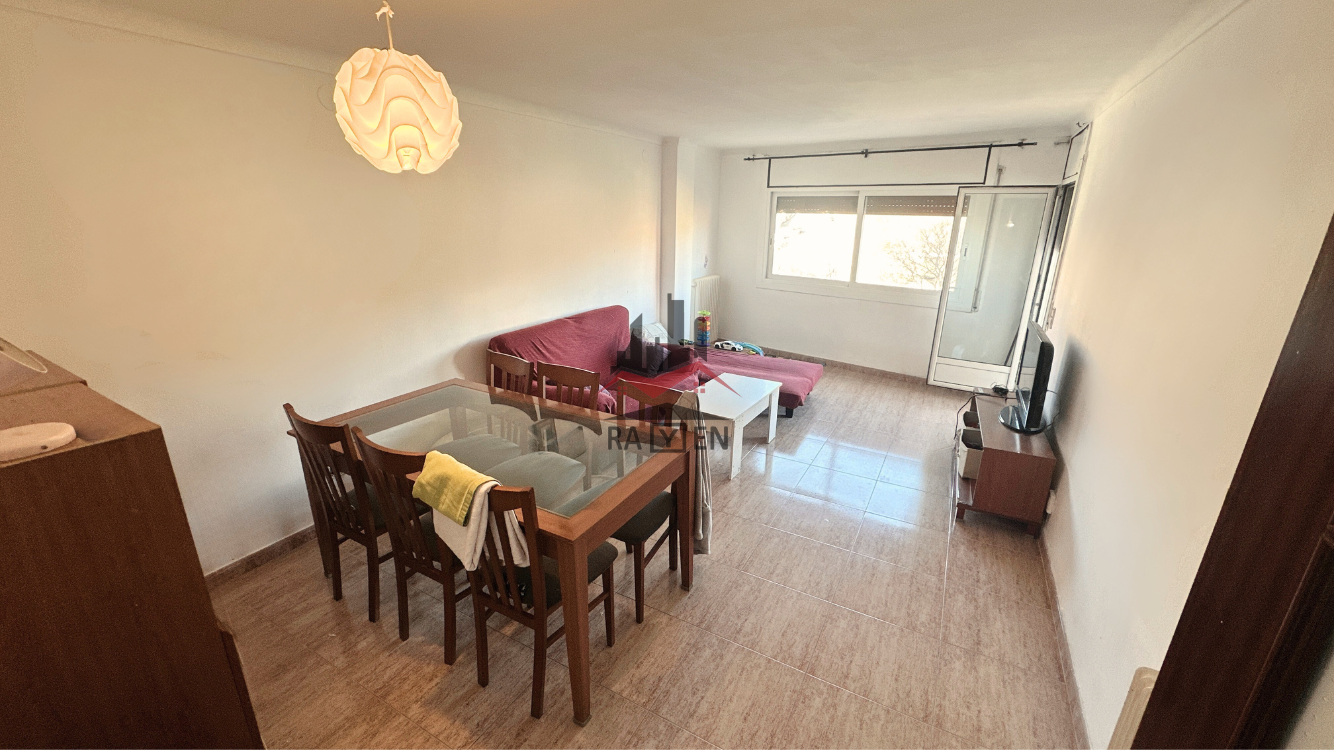 Exterior view of Flat for sale in Figueres  with Heating