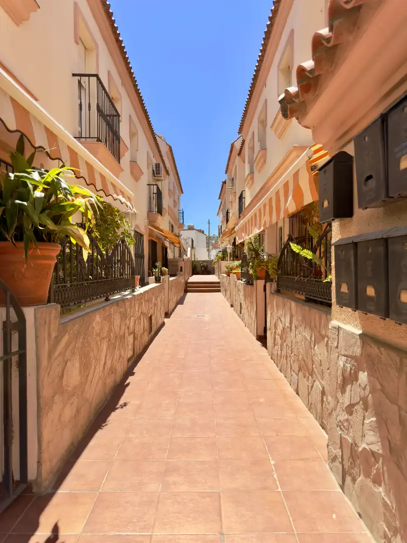 Exterior view of Detached homes for sale in San Fernando  with Air Conditioner, Terrace and Oven