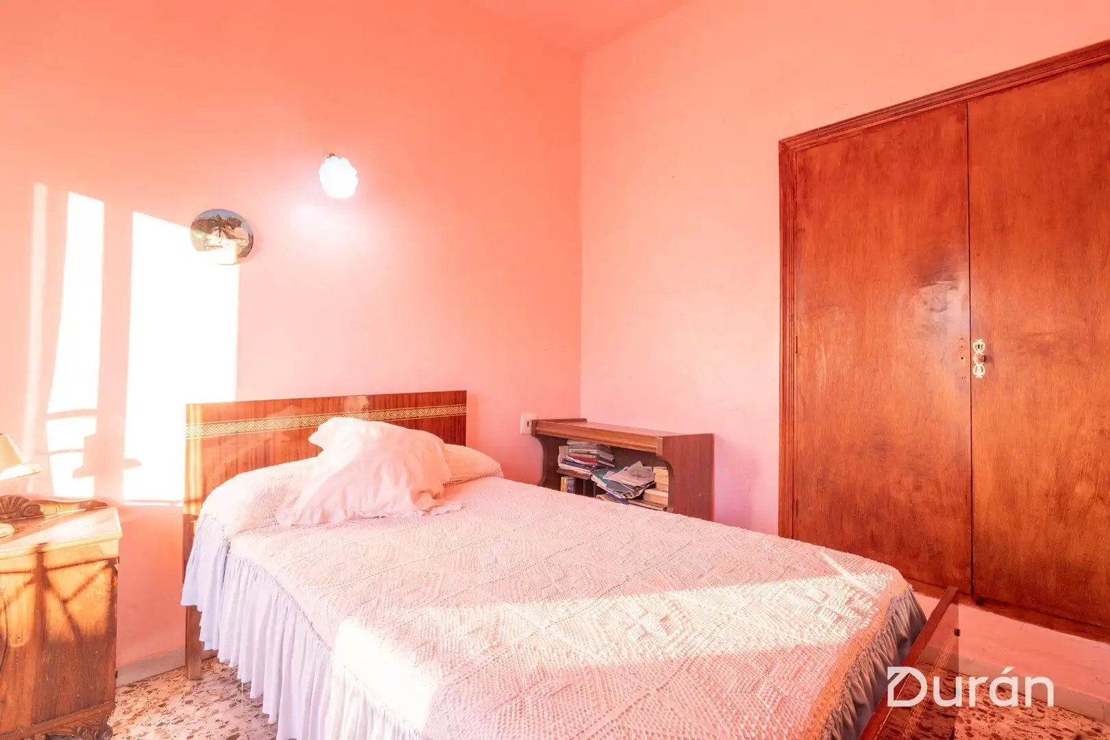 Dormitori de Finca rústica en venda en Alcolea amb Aire condicionat, Jardí privat i Traster