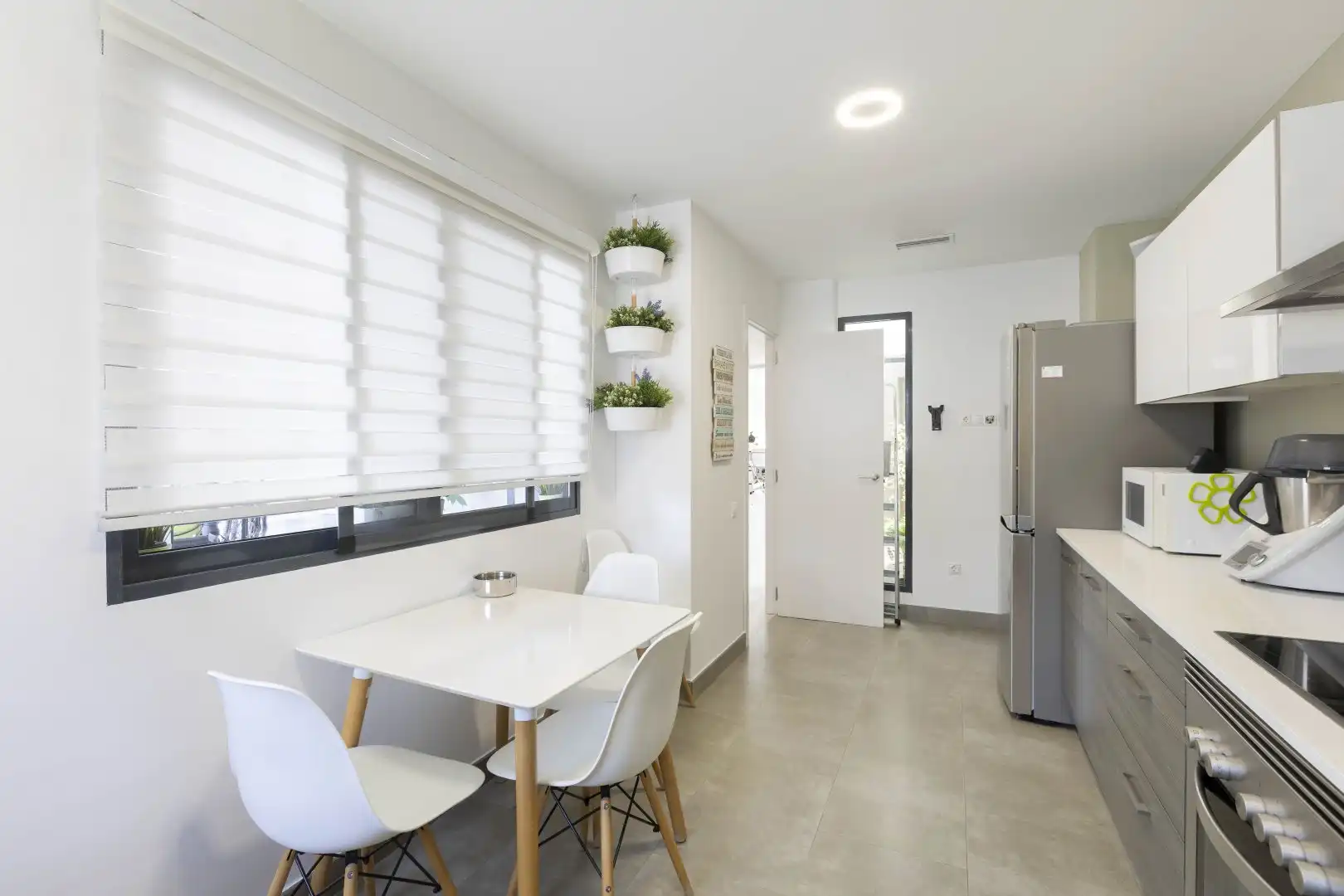 Cocina de Casa adosada en venta en San Antonio de Benagéber con Aire acondicionado, Calefacción y Terraza