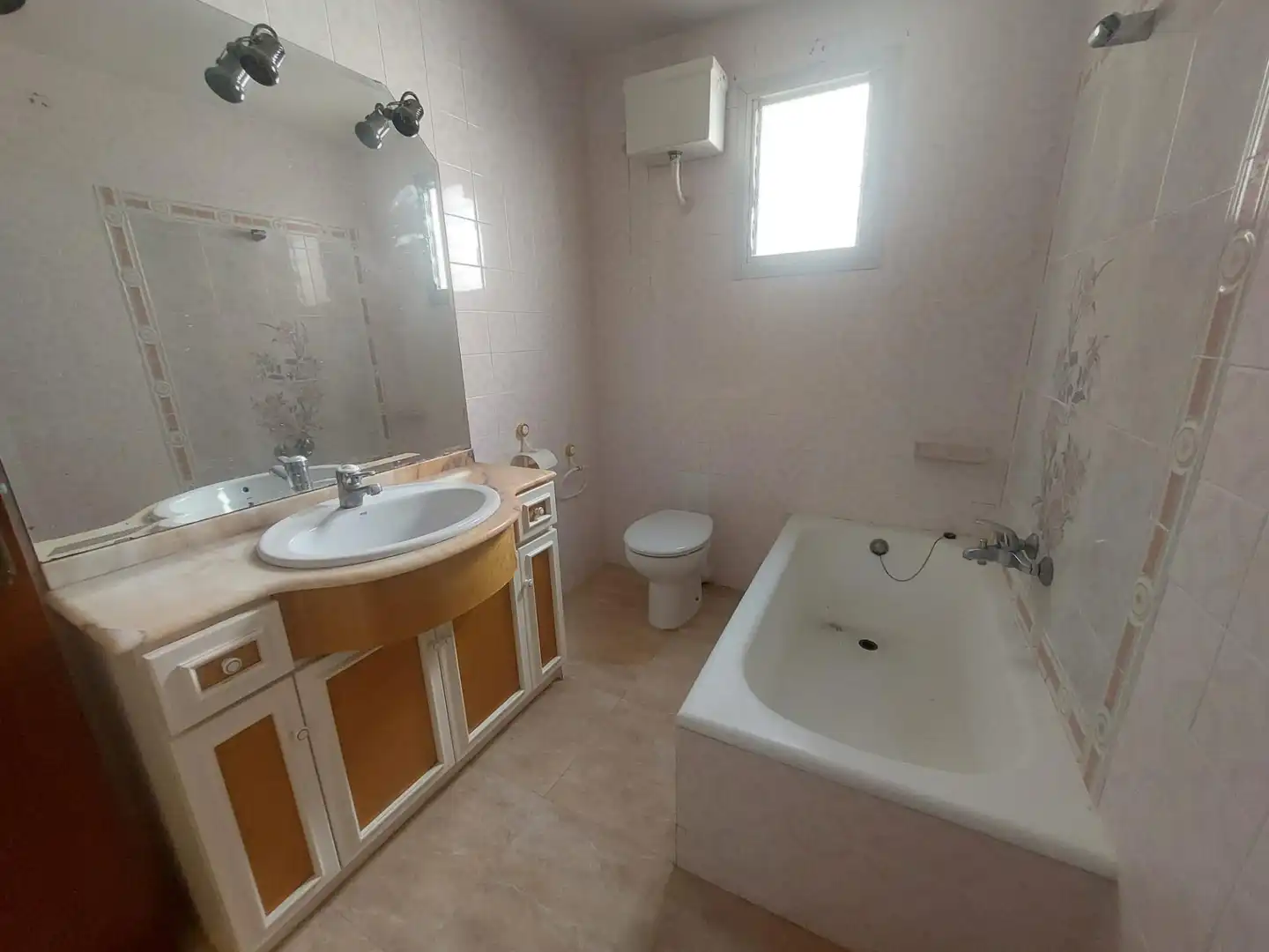 Badezimmer von Wohnung zum Verkauf in Gandia